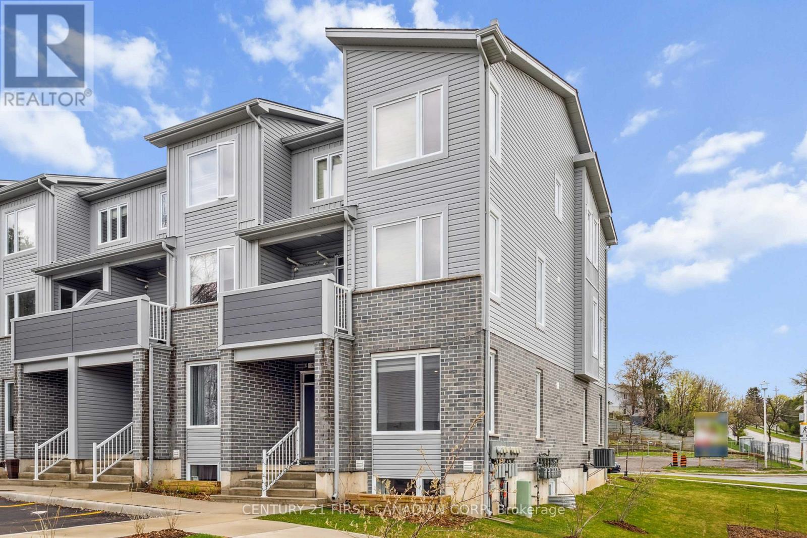 21 - 990 Deveron Crescent, London South, Ontario  N5Z 0B7 - Photo 5 - X12134639