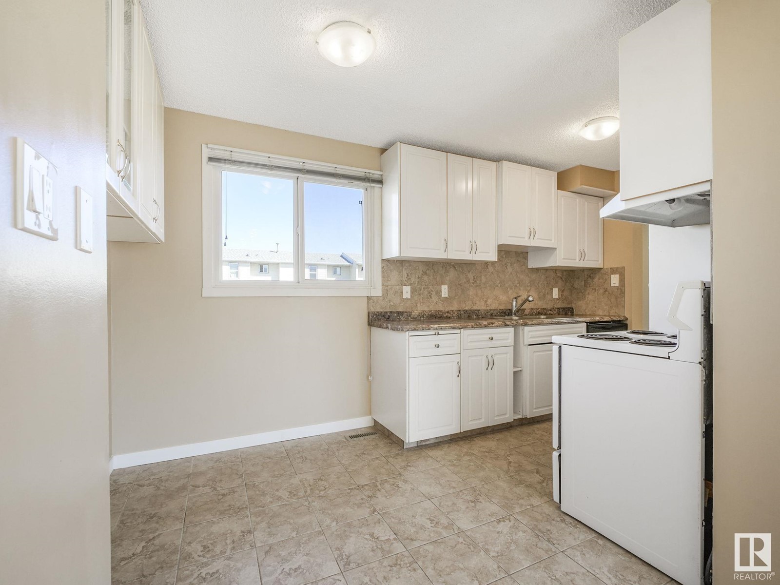 Property at 223 HARRISON DR NW image 4