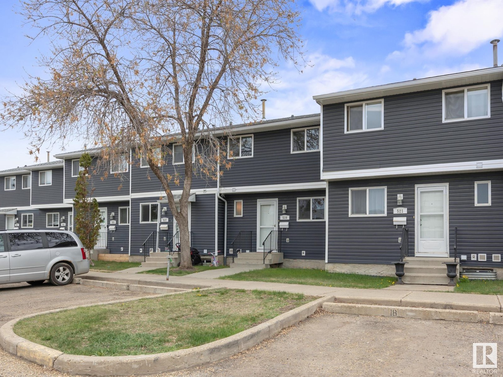 Property at 519 DUNLUCE RD NW image 3
