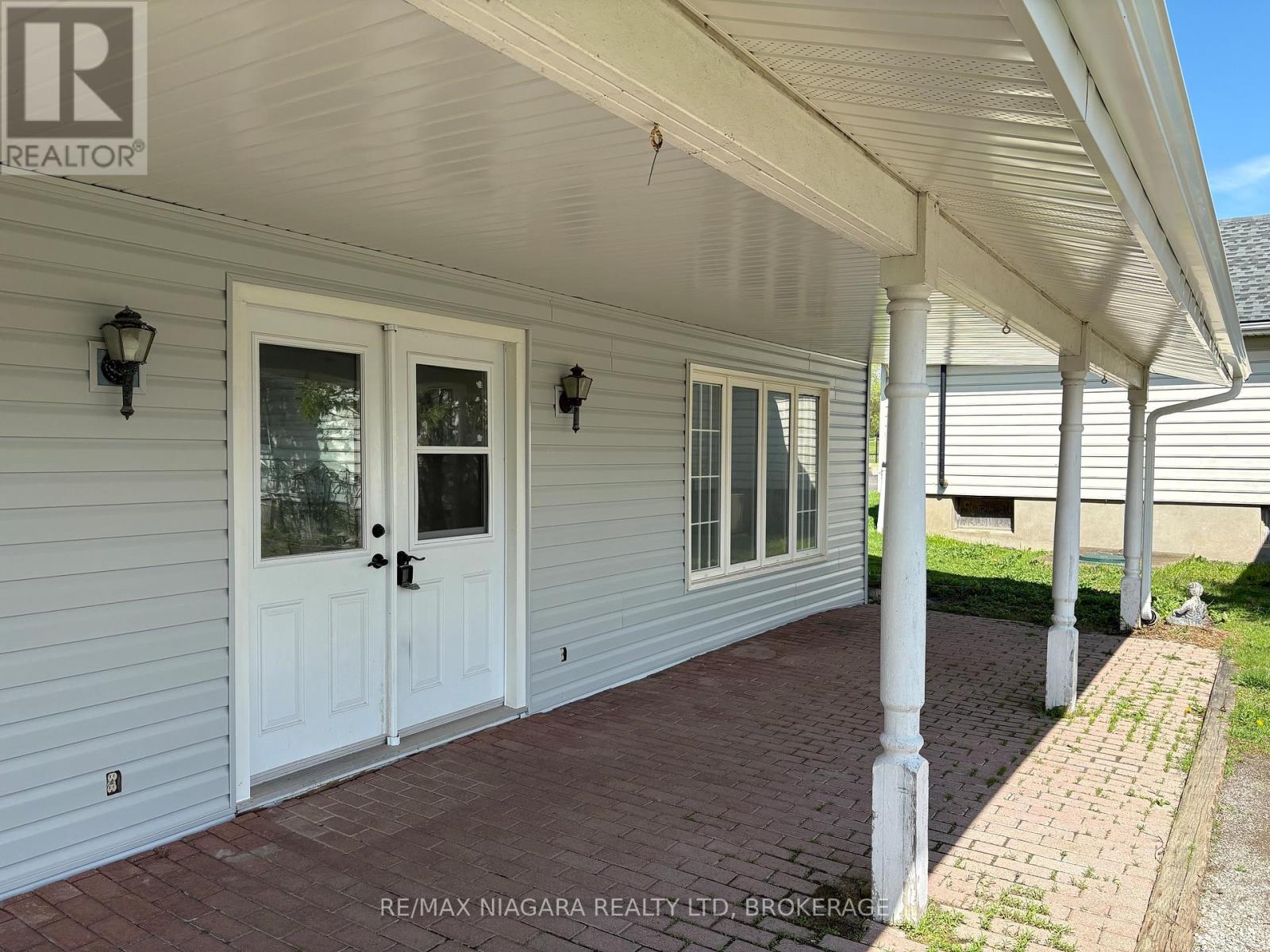 Unit #2 - 3600 Garrison Road, Fort Erie, Ontario  L0S 1N0 - Photo 3 - X12091729