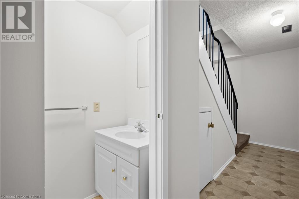 1556 Lancaster Drive Unit# 71, Oakville, Ontario  L6H 2Z4 - Photo 36 - 40722687