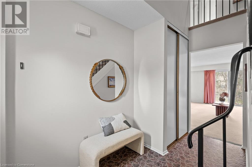 1556 Lancaster Drive Unit# 71, Oakville, Ontario  L6H 2Z4 - Photo 7 - 40722687