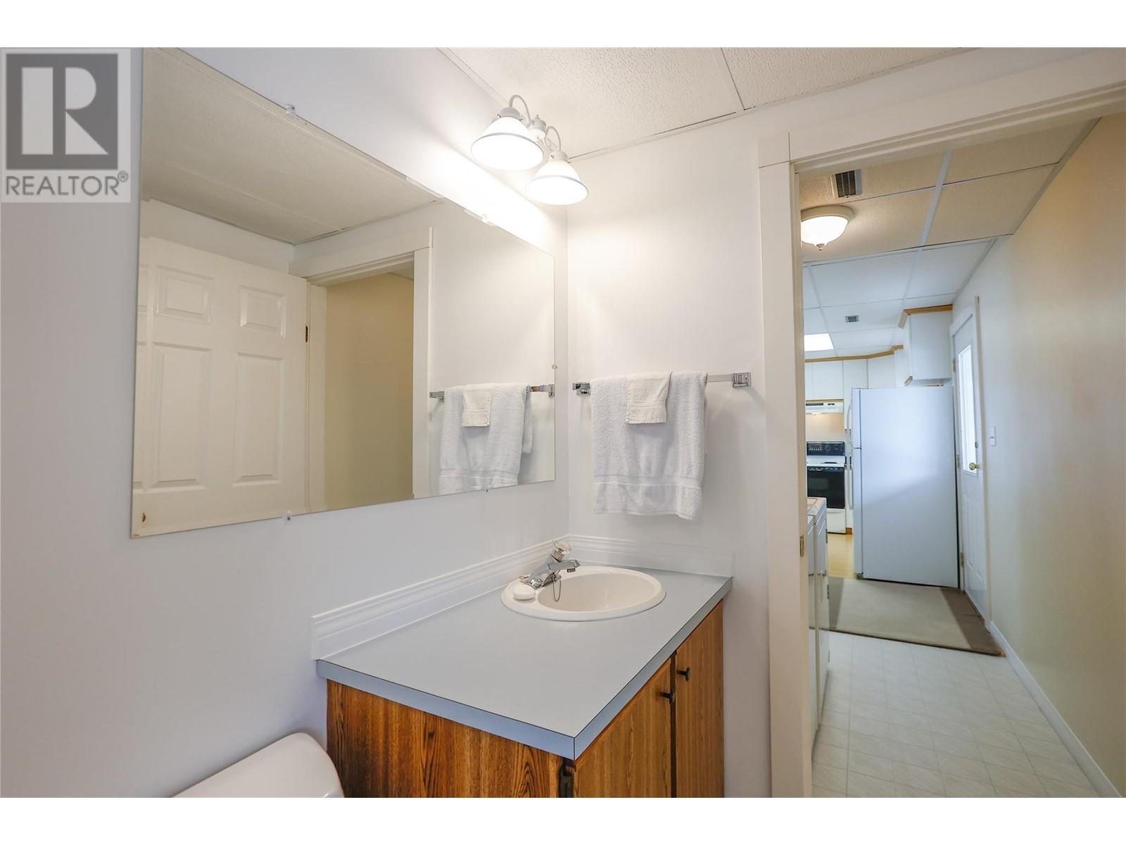 2267 11th Avenue, Castlegar, British Columbia  V1N 3A7 - Photo 45 - 10336587