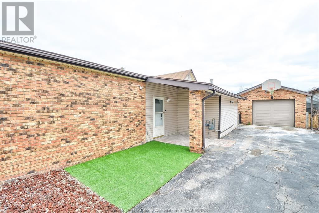 2056 Jefferson Street, Windsor, Ontario  N8T 2W4 - Photo 3 - 25011469