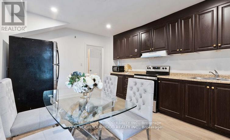 243 Lippincott Street, Toronto, Ontario  M5S 2P4 - Photo 11 - C12134404