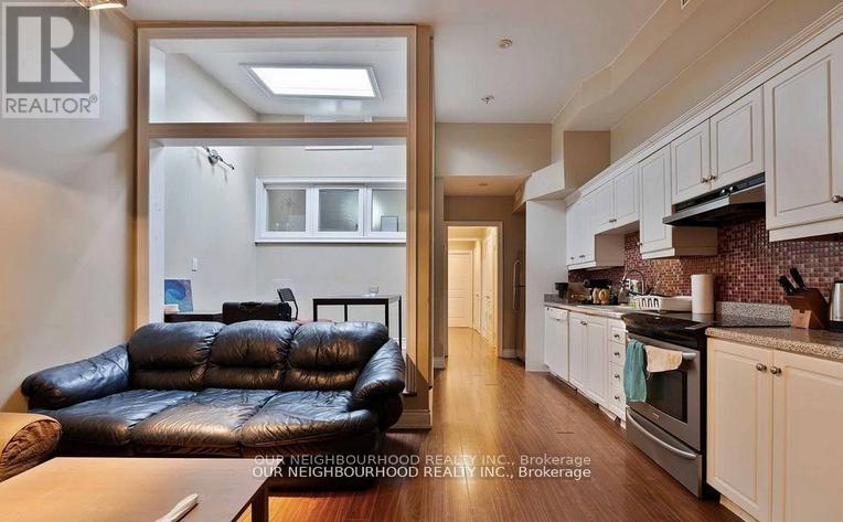 243 Lippincott Street, Toronto, Ontario  M5S 2P4 - Photo 29 - C12134404