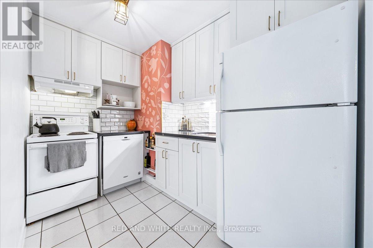 103 - 114 Vaughan Road, Toronto, Ontario  M6C 2M1 - Photo 26 - C12134455