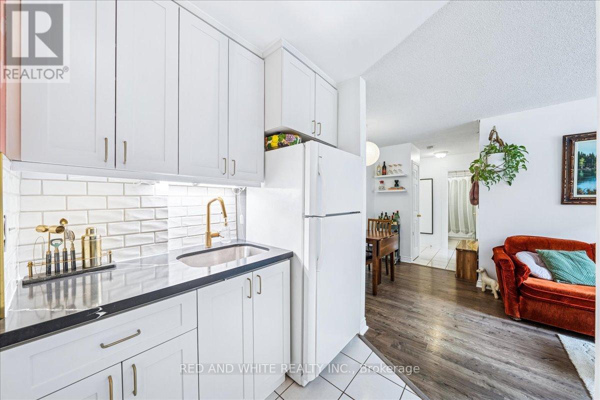 103 - 114 Vaughan Road, Toronto, Ontario  M6C 2M1 - Photo 28 - C12134455