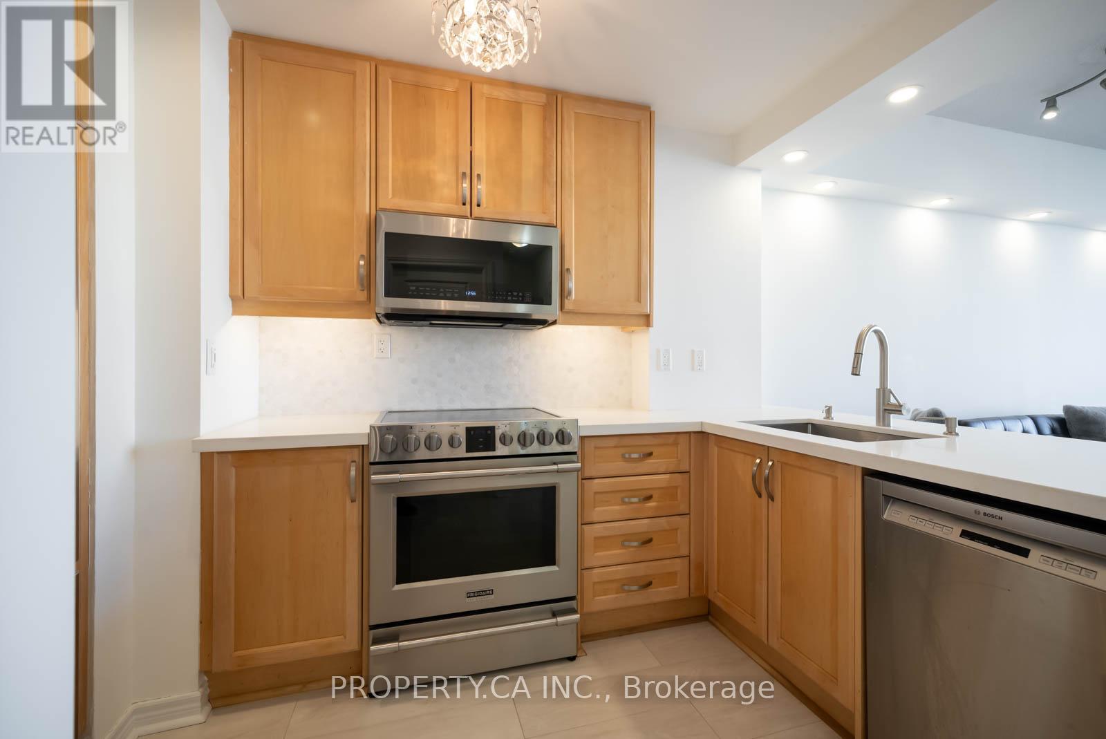 1103 - 100 Hayden Street, Toronto, Ontario  M4Y 3C7 - Photo 4 - C12134524