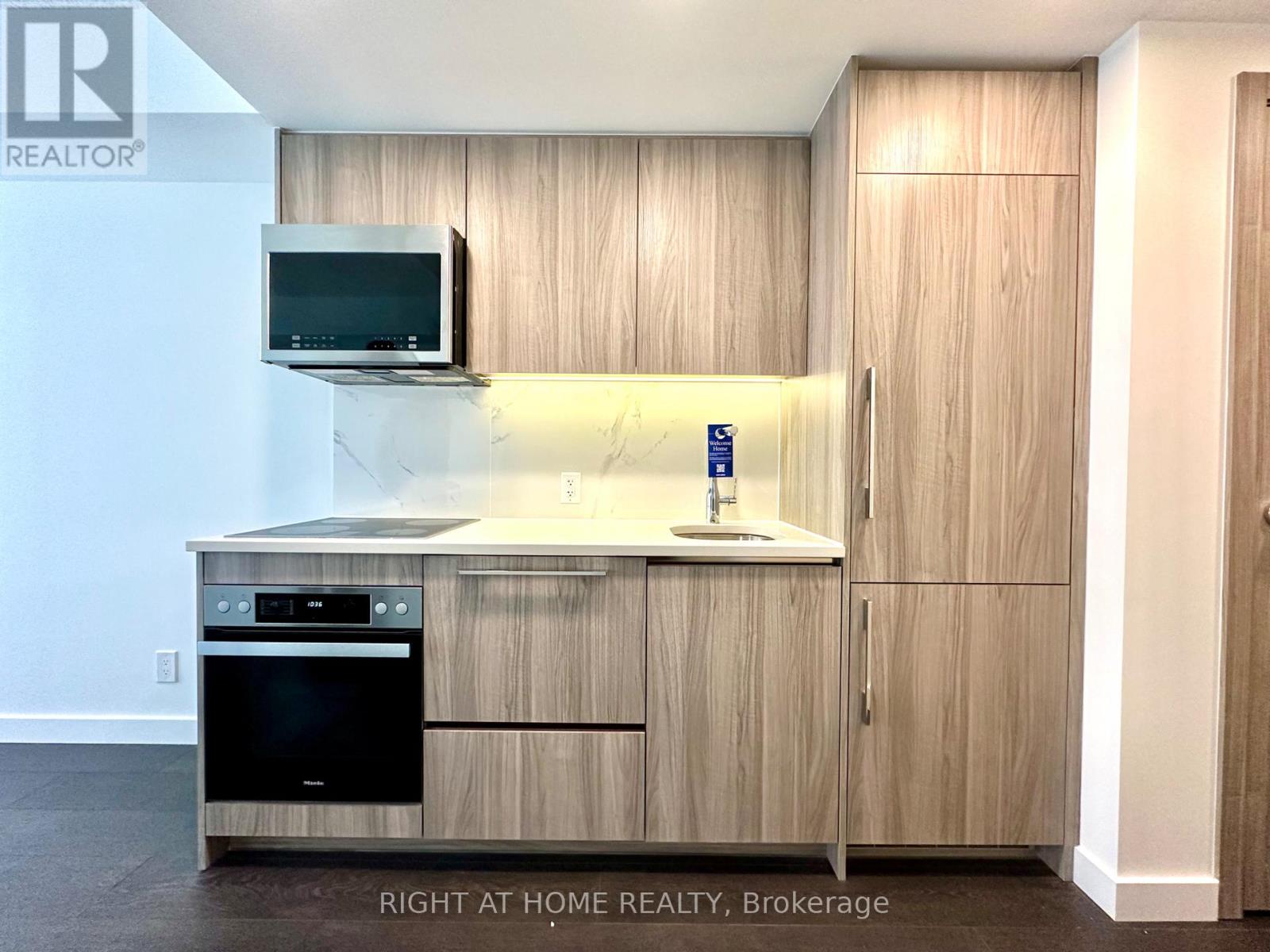 603 - 38 Widmer Street, Toronto, Ontario  M5V 2E9 - Photo 3 - C12134611