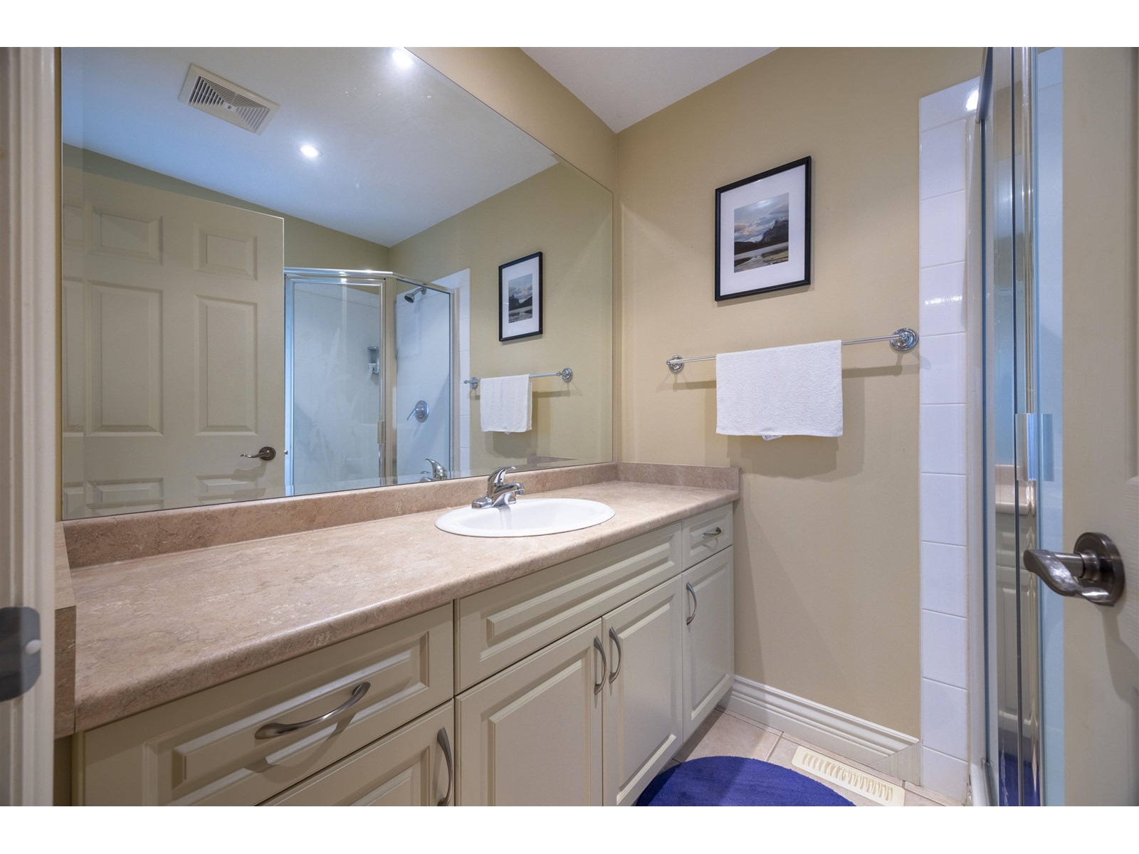 Property at 1353 EVERALL STREET image 5