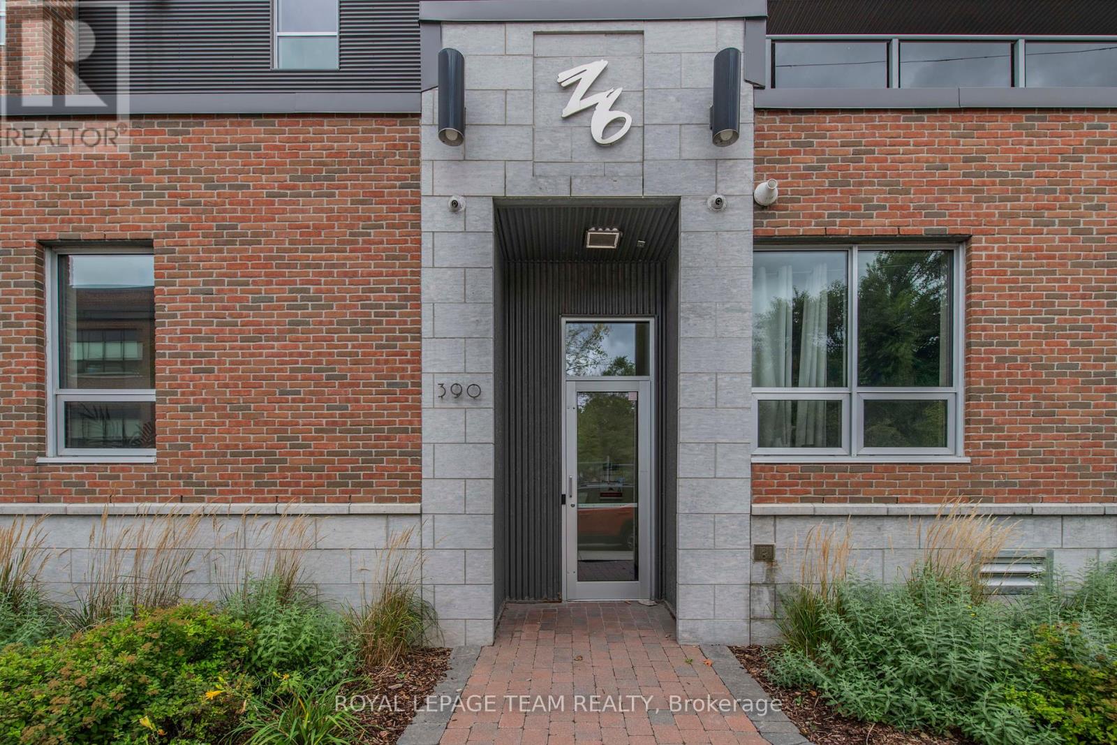 102 - 390 Booth Street, Ottawa, Ontario  K1R 7K6 - Photo 2 - X12134628