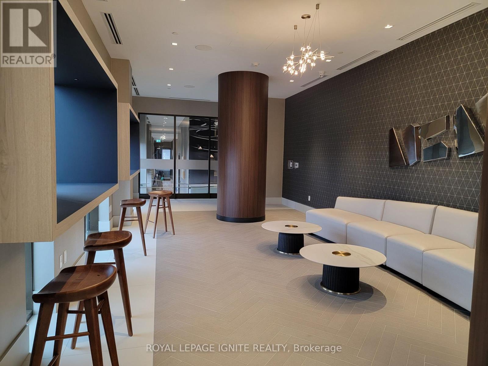 Property at PH 17 - 2550 SIMCOE STREET N image 2