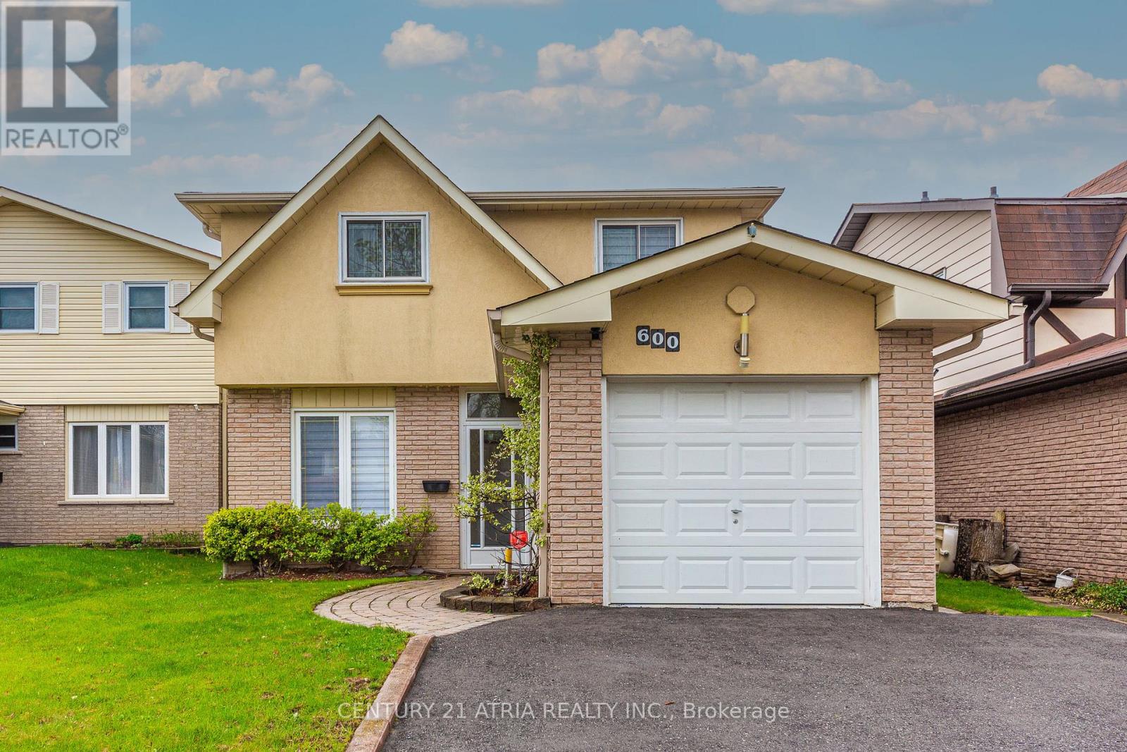 Property at 600 STONEBRIDGE LANE image 2