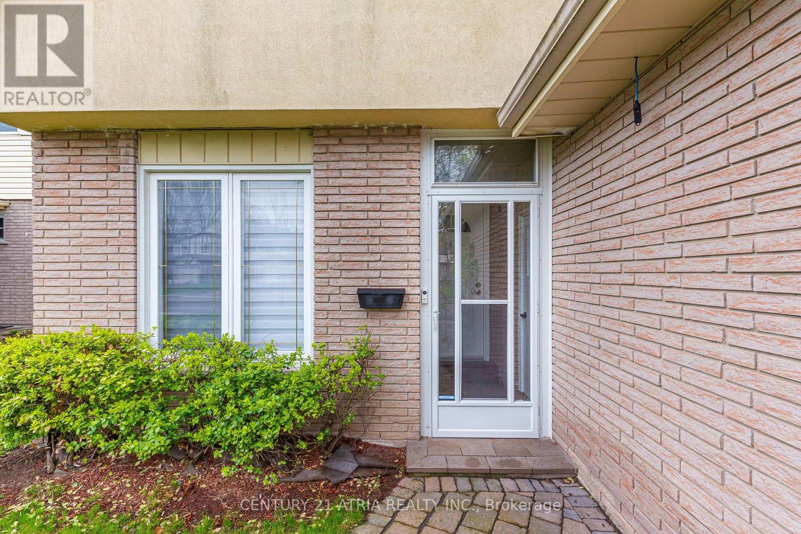Property at 600 STONEBRIDGE LANE image 3