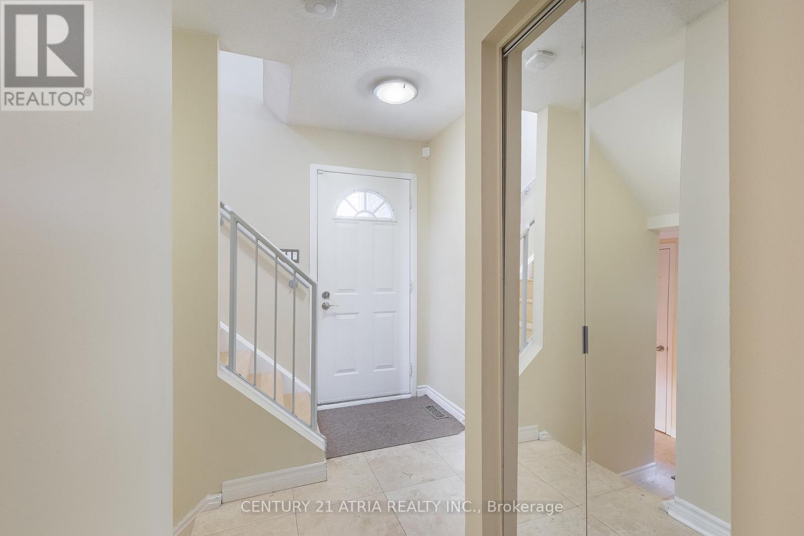 Property at 600 STONEBRIDGE LANE image 4