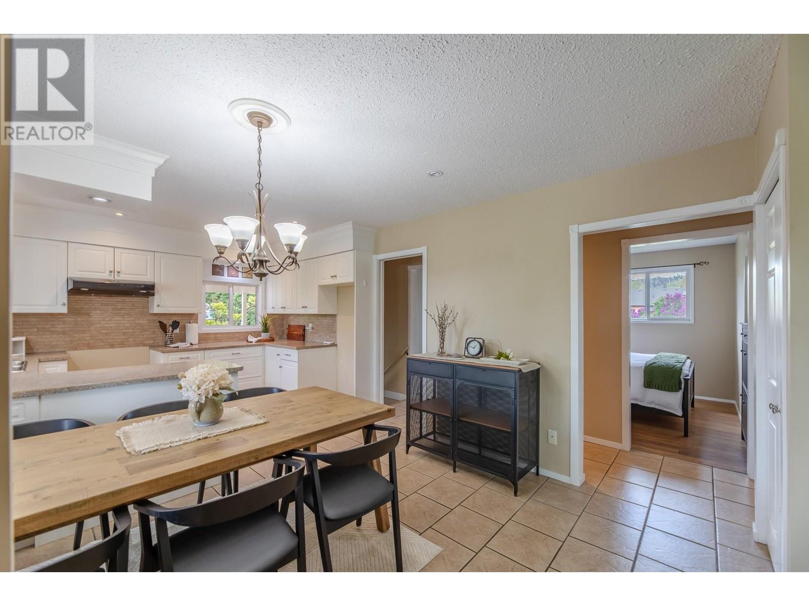 Property at 13018 Armstrong Avenue image 4
