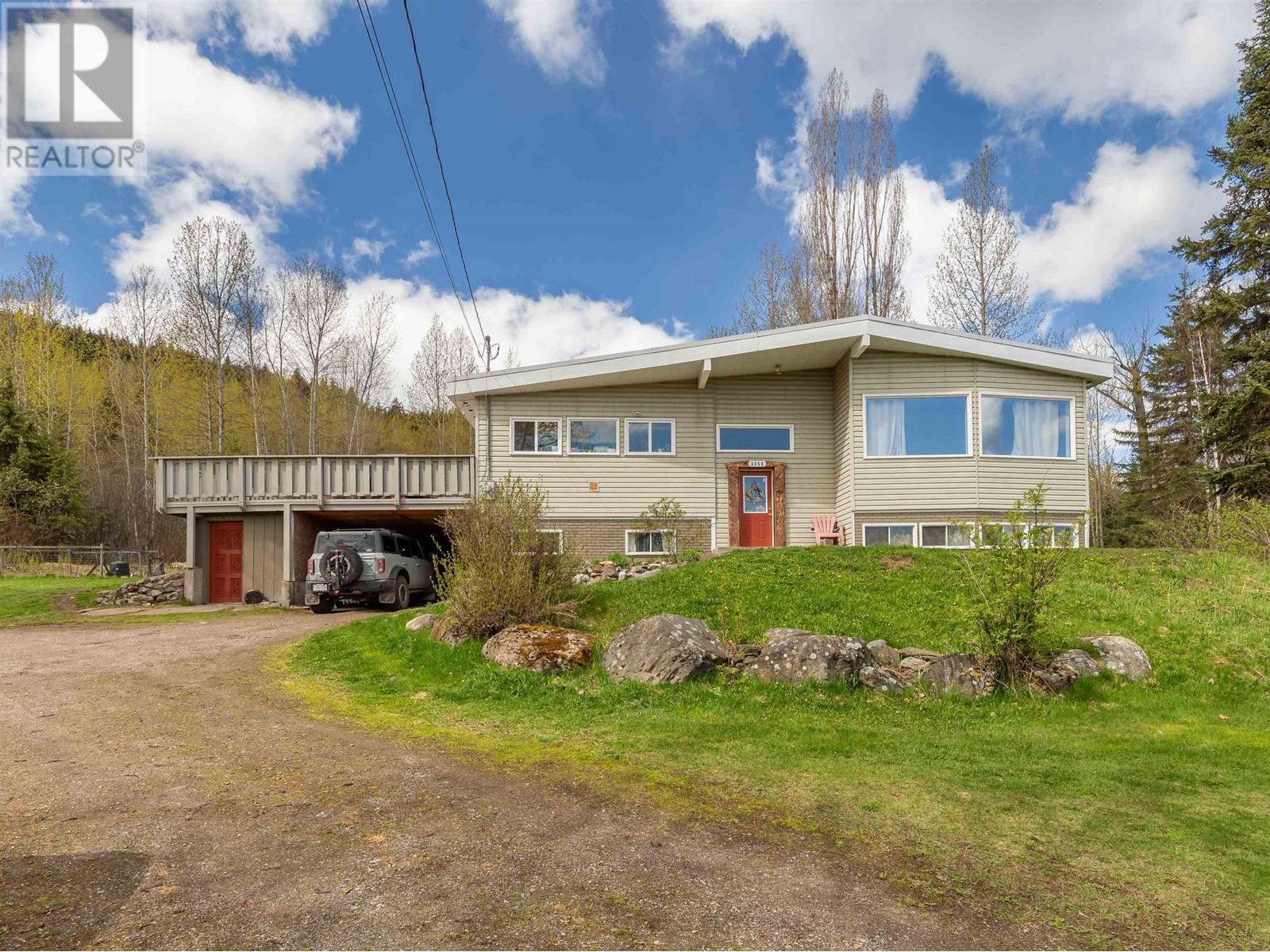 3355 Boyle Road, Smithers, British Columbia  V0J 2N2 - Photo 2 - R2979297