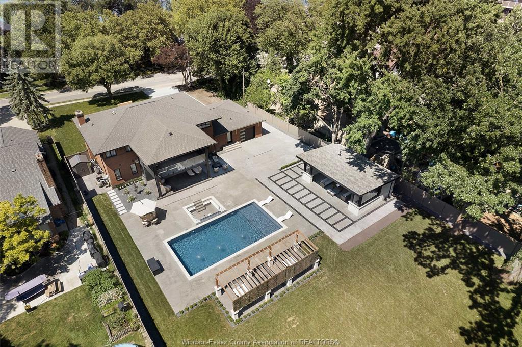 Property at 4527 RIVERSIDE DRIVE East image 2