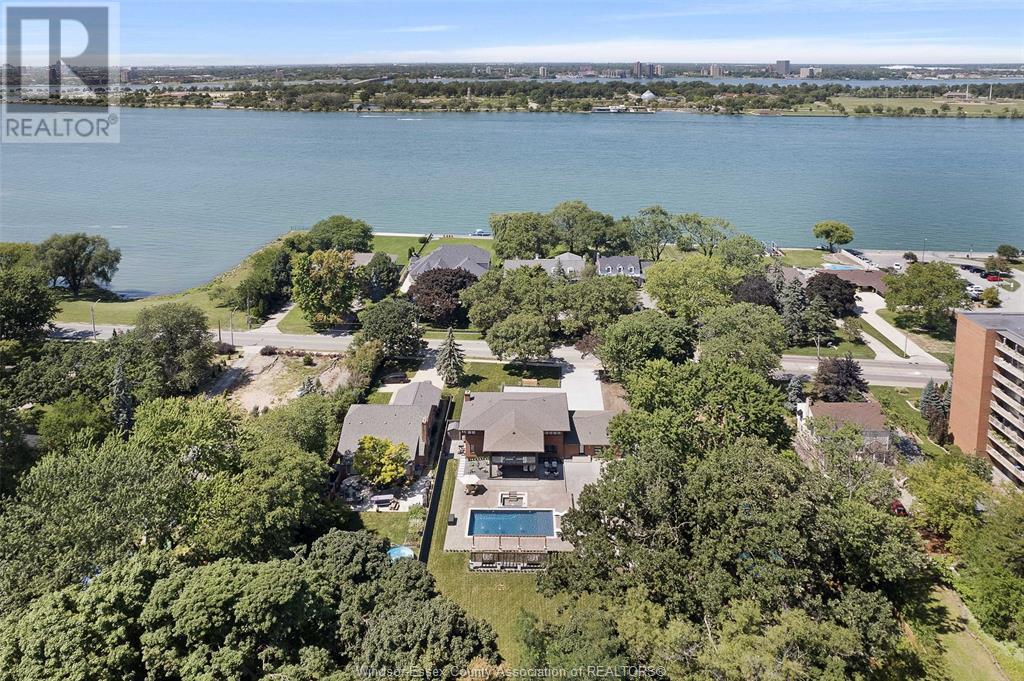Property at 4527 RIVERSIDE DRIVE East image 3
