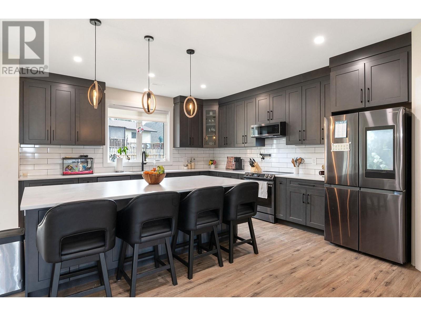 515 ORIOLE Way, Barriere, BC V0E1E0