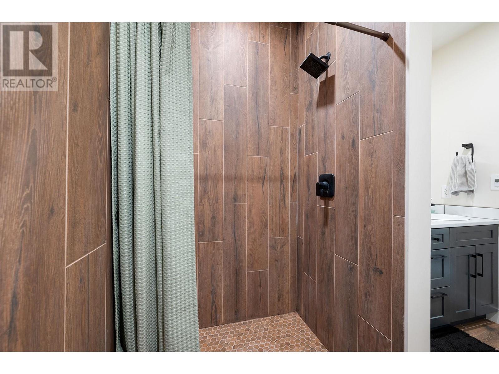 515 ORIOLE Way, Barriere, BC V0E1E0