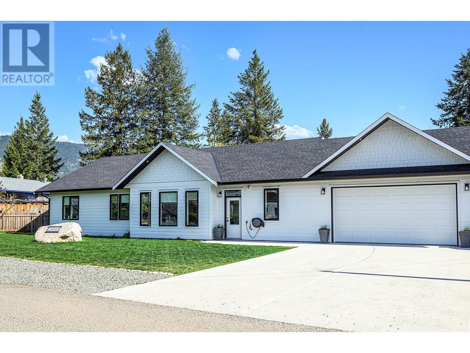 515 ORIOLE Way, Barriere, BC V0E1E0