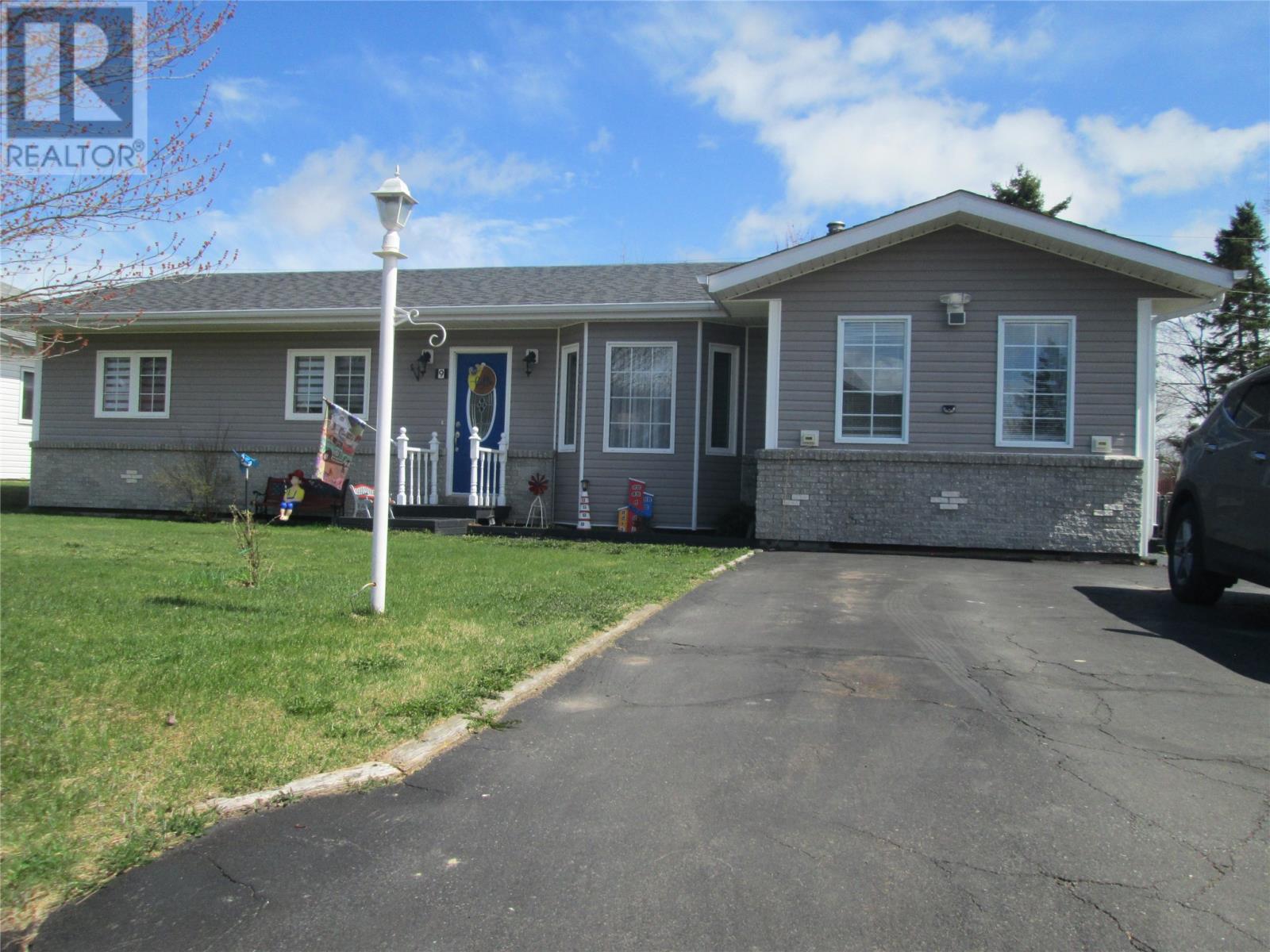 Property at 9 McDonald Crescent image 1
