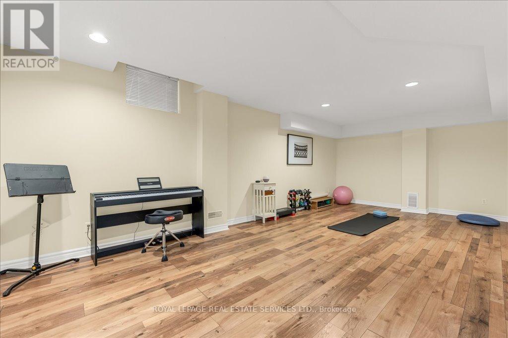 2483 Sunnyhurst Close, Oakville, Ontario  L6H 7K5 - Photo 32 - W12134330