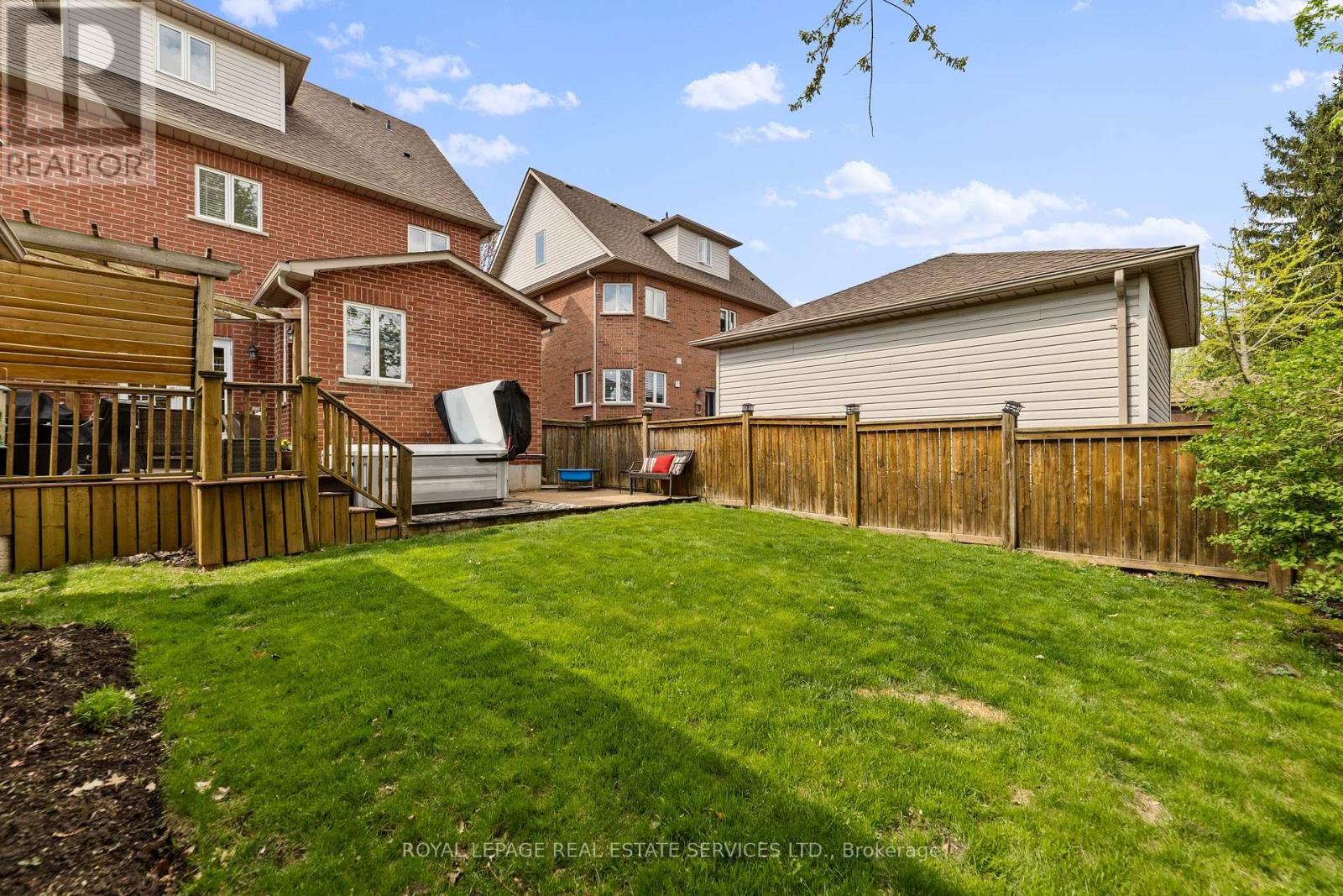 2483 Sunnyhurst Close, Oakville, Ontario  L6H 7K5 - Photo 7 - W12134330