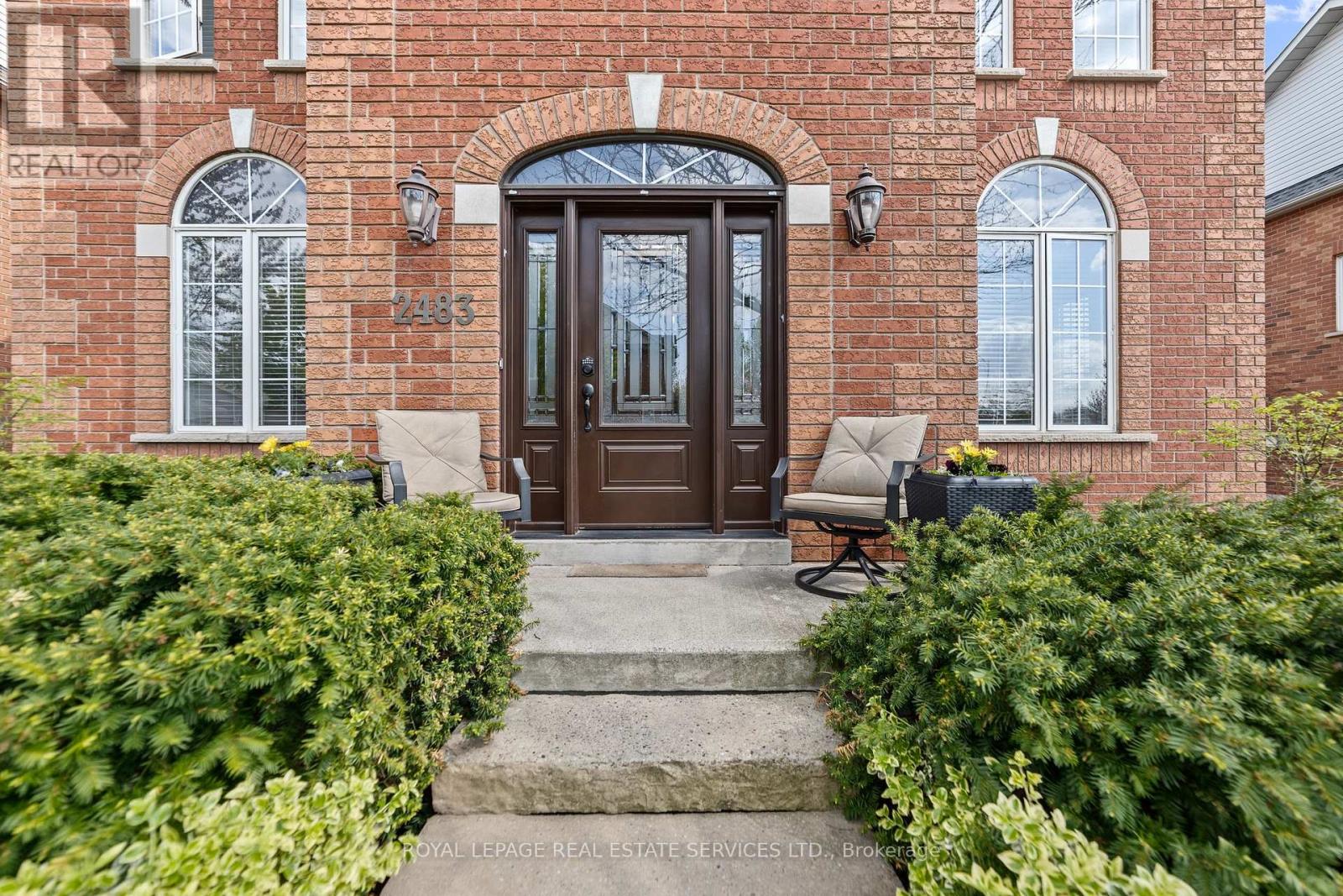2483 Sunnyhurst Close, Oakville, Ontario  L6H 7K5 - Photo 8 - W12134330