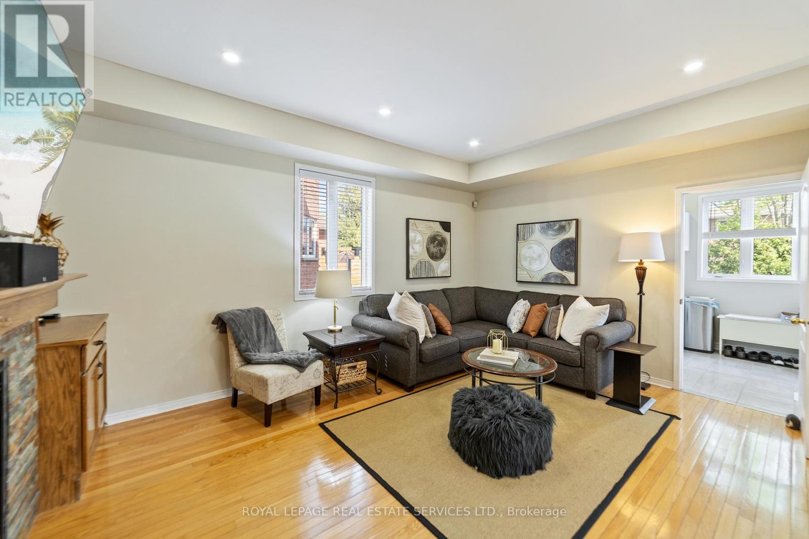 2483 Sunnyhurst Close, Oakville, Ontario  L6H 7K5 - Photo 9 - W12134330
