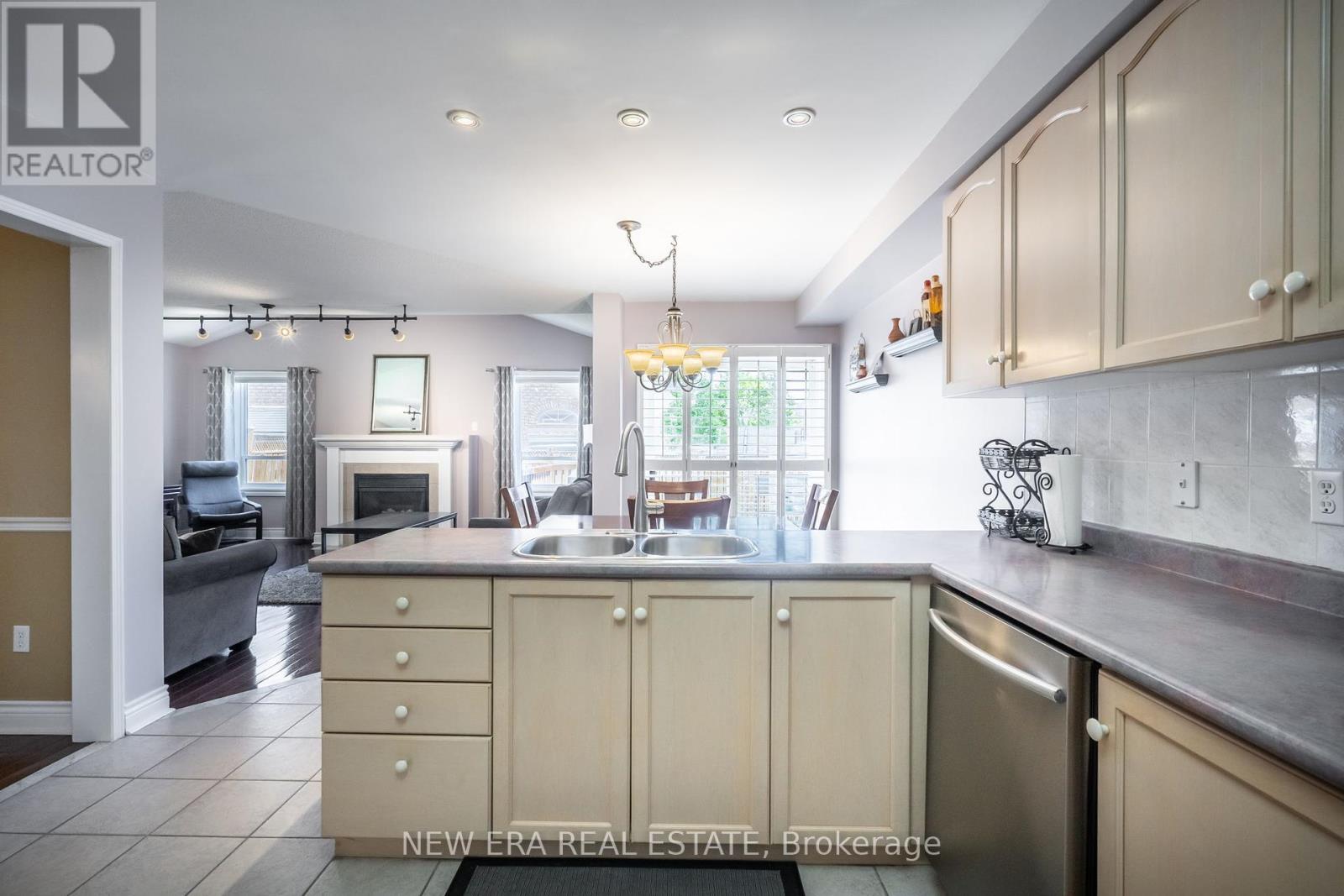 275 Cresthaven Road, Brampton, Ontario  L7A 1J4 - Photo 10 - W12134365