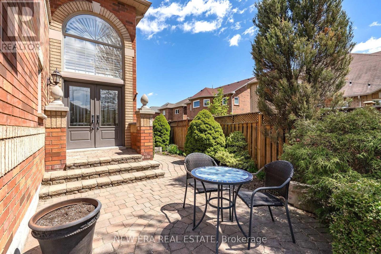 275 Cresthaven Road, Brampton, Ontario  L7A 1J4 - Photo 2 - W12134365