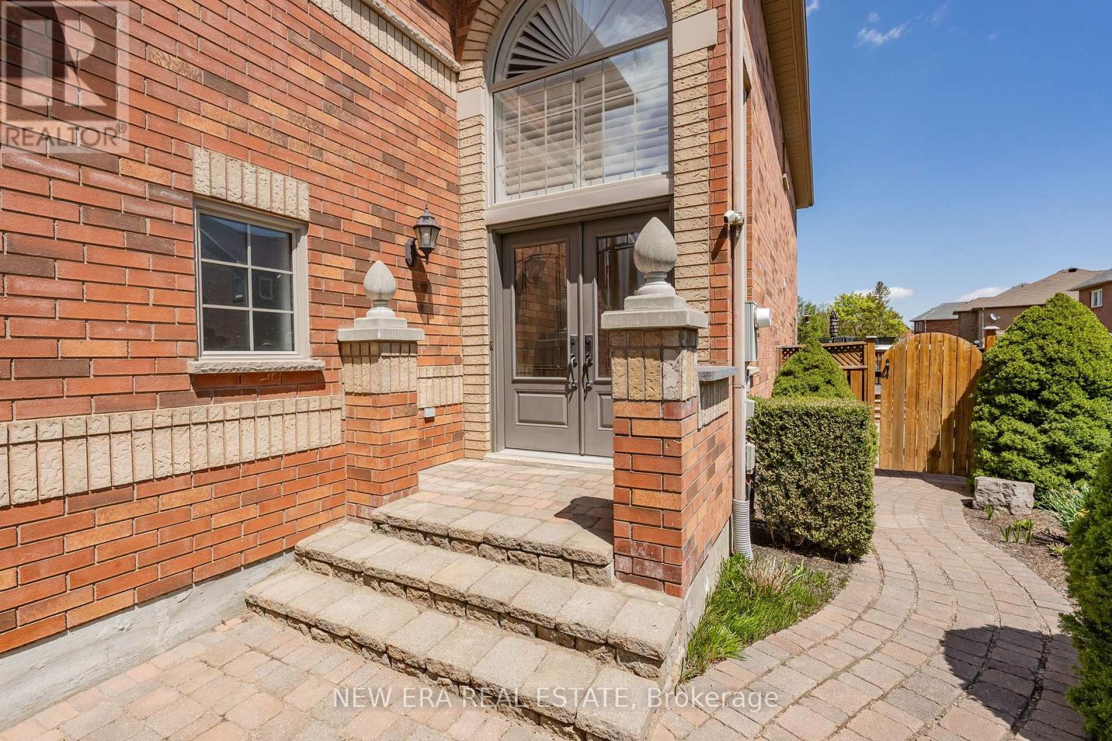 275 Cresthaven Road, Brampton, Ontario  L7A 1J4 - Photo 3 - W12134365