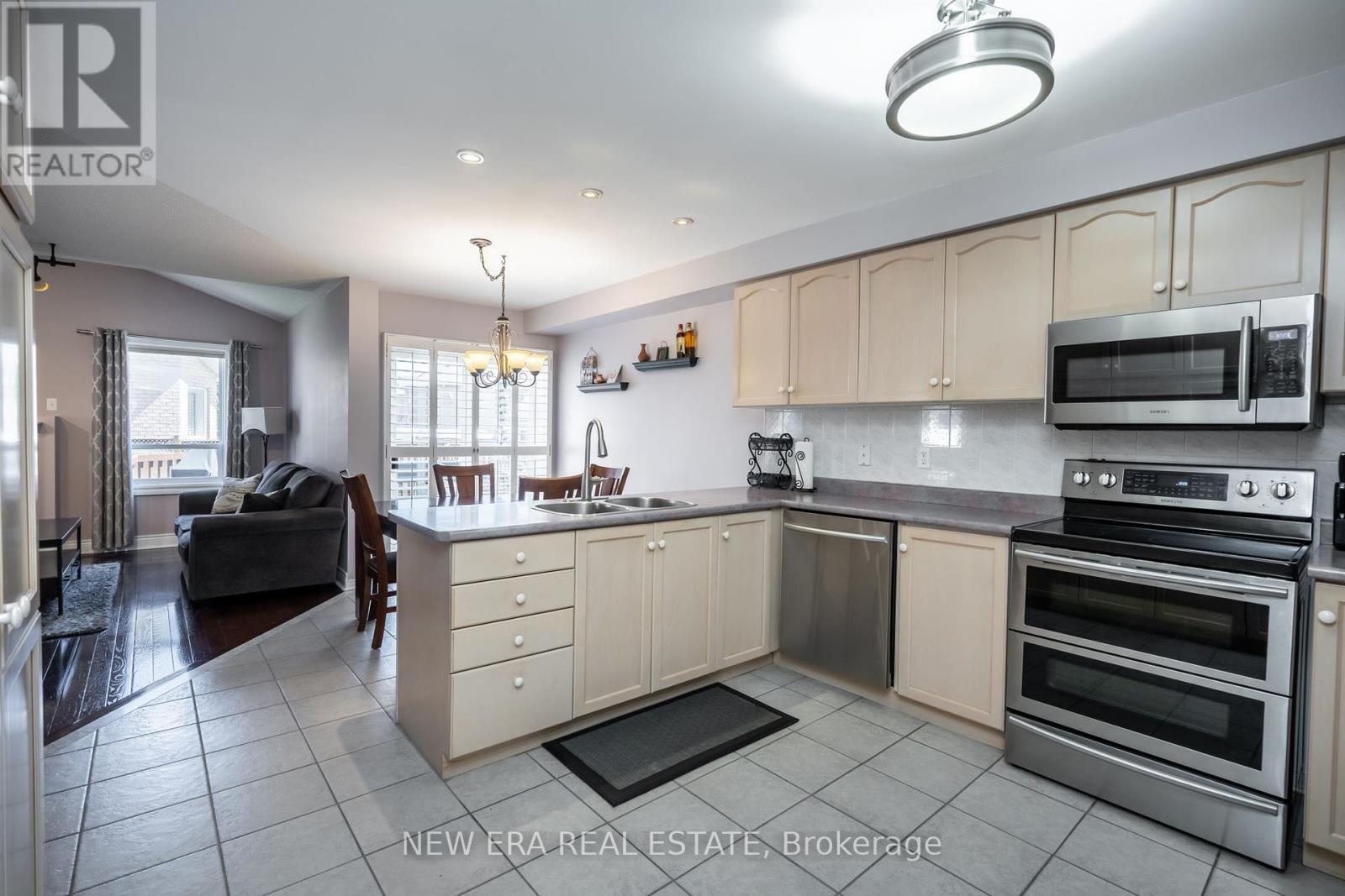 275 Cresthaven Road, Brampton, Ontario  L7A 1J4 - Photo 7 - W12134365