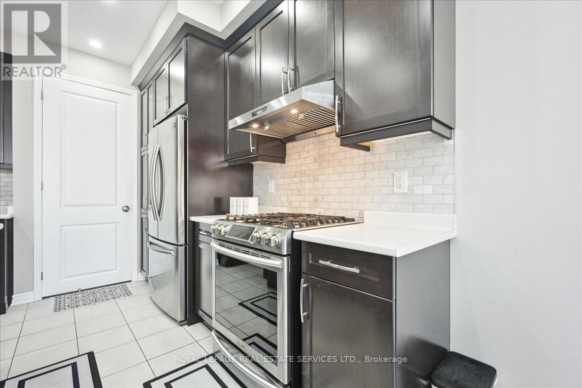 1335 Rose Way, Milton (Cb Cobban), Ontario  L9E 1M5 - Photo 13 - W12134394