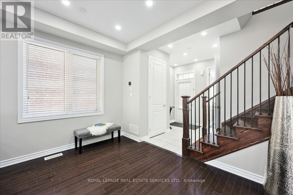 1335 Rose Way, Milton, Ontario  L9E 1M5 - Photo 21 - W12134394
