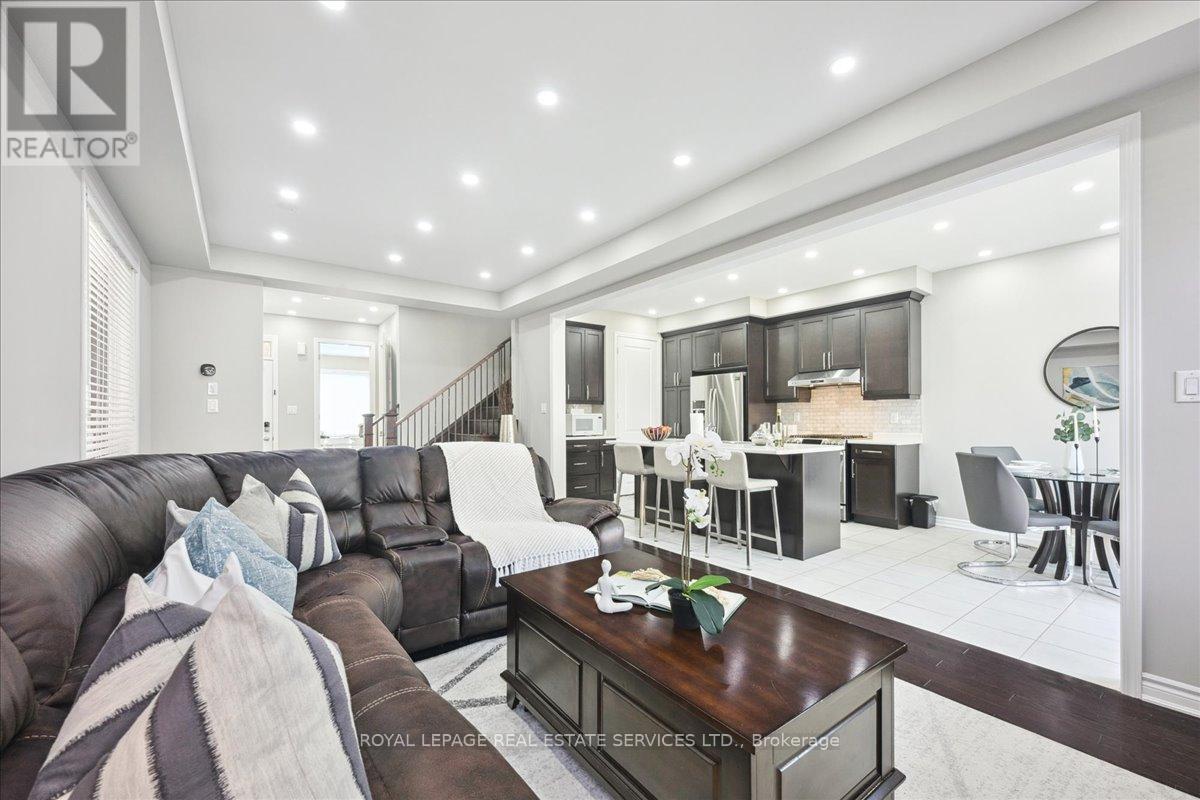 1335 Rose Way, Milton (Cb Cobban), Ontario  L9E 1M5 - Photo 7 - W12134394