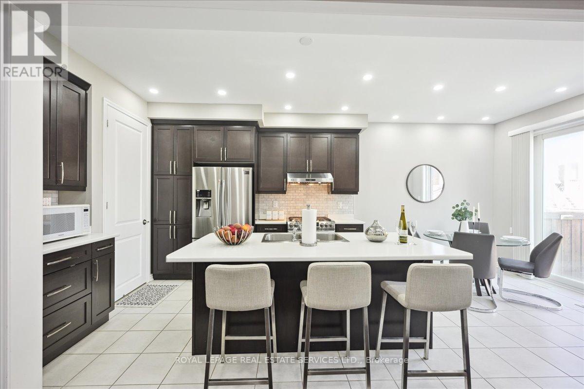 1335 Rose Way, Milton, Ontario  L9E 1M5 - Photo 9 - W12134394