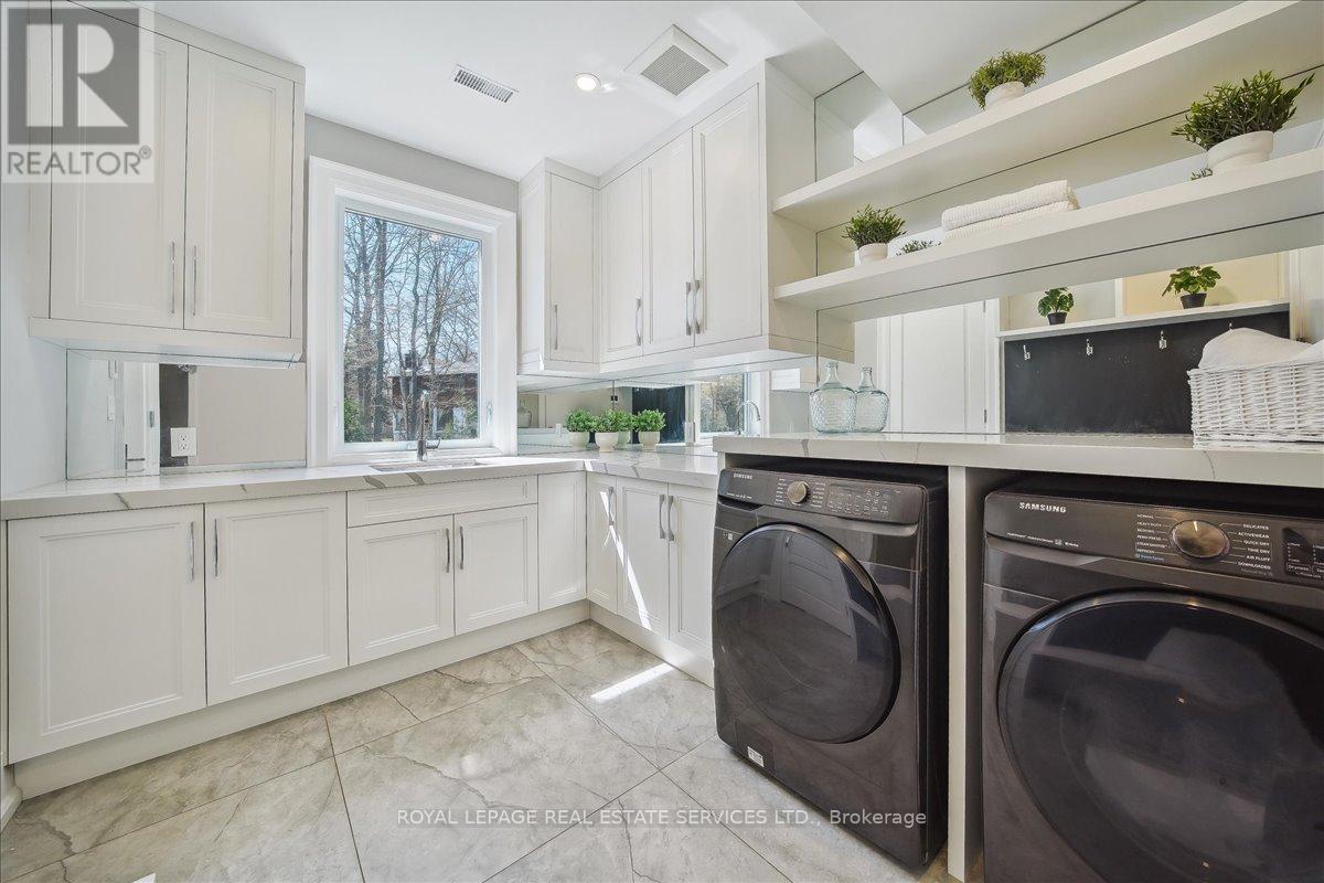 1489 Rogerswood Court, Mississauga, Ontario  L5J 1R7 - Photo 13 - W12134413