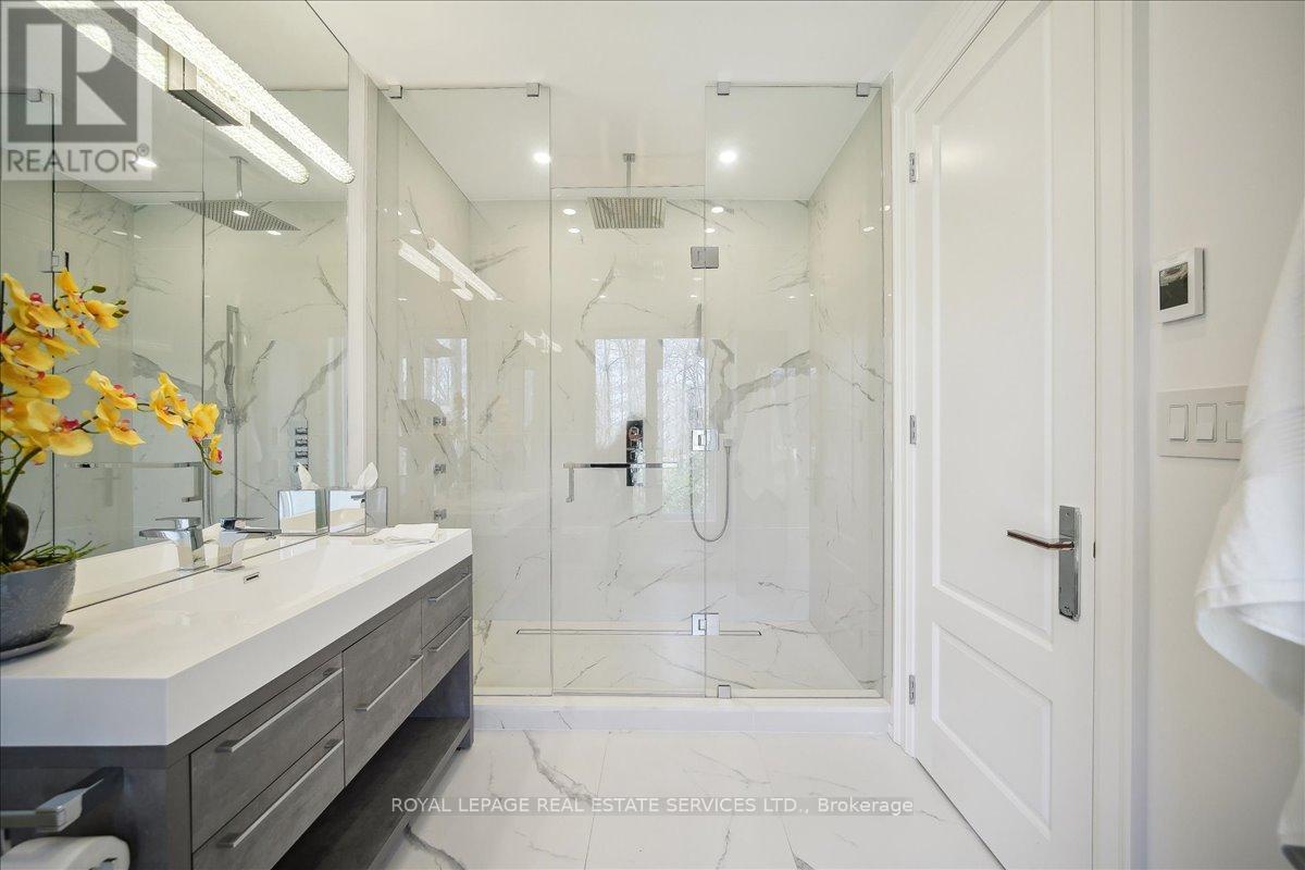 1489 Rogerswood Court, Mississauga, Ontario  L5J 1R7 - Photo 22 - W12134413