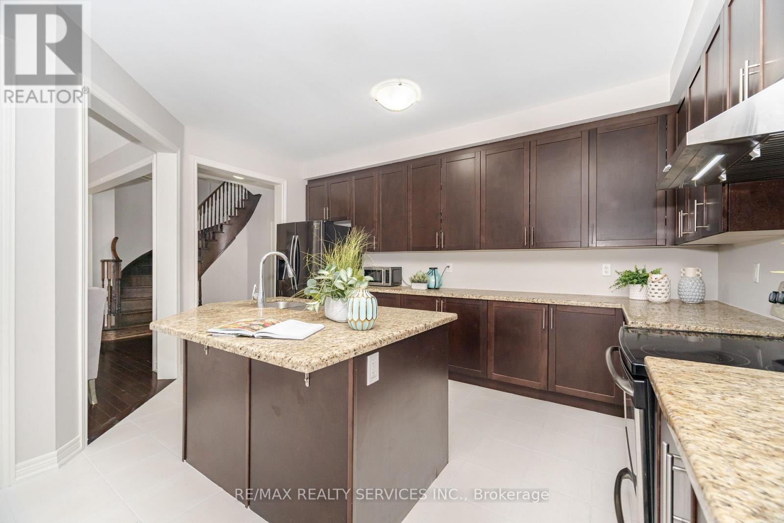 17 Goderich Drive, Brampton, Ontario  L7A 5A7 - Photo 14 - W12134484