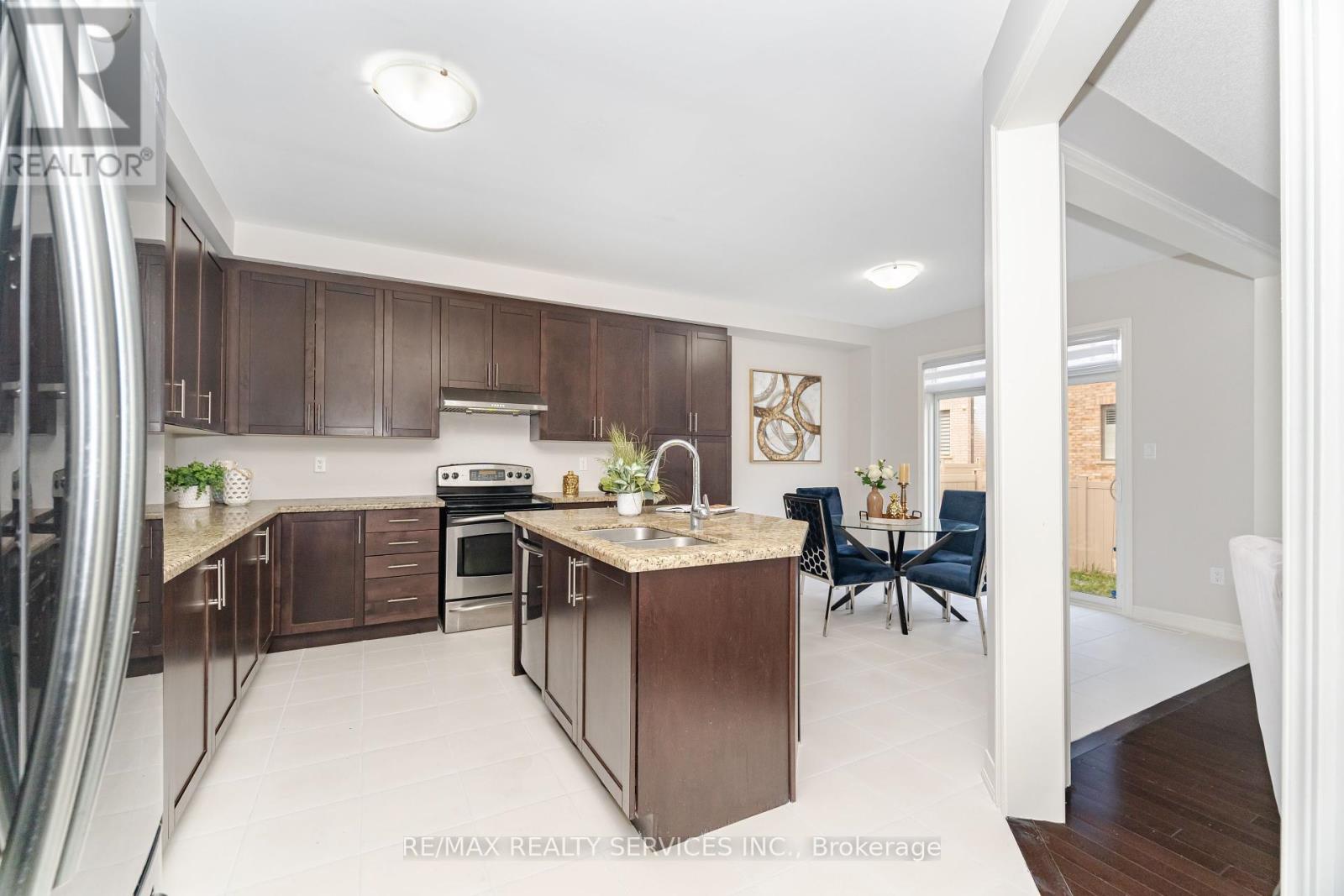 17 Goderich Drive, Brampton, Ontario  L7A 5A7 - Photo 17 - W12134484