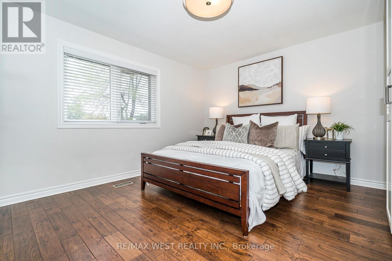 17 Forest Path Court, Toronto, Ontario  M9V 1L4 - Photo 16 - W12134578
