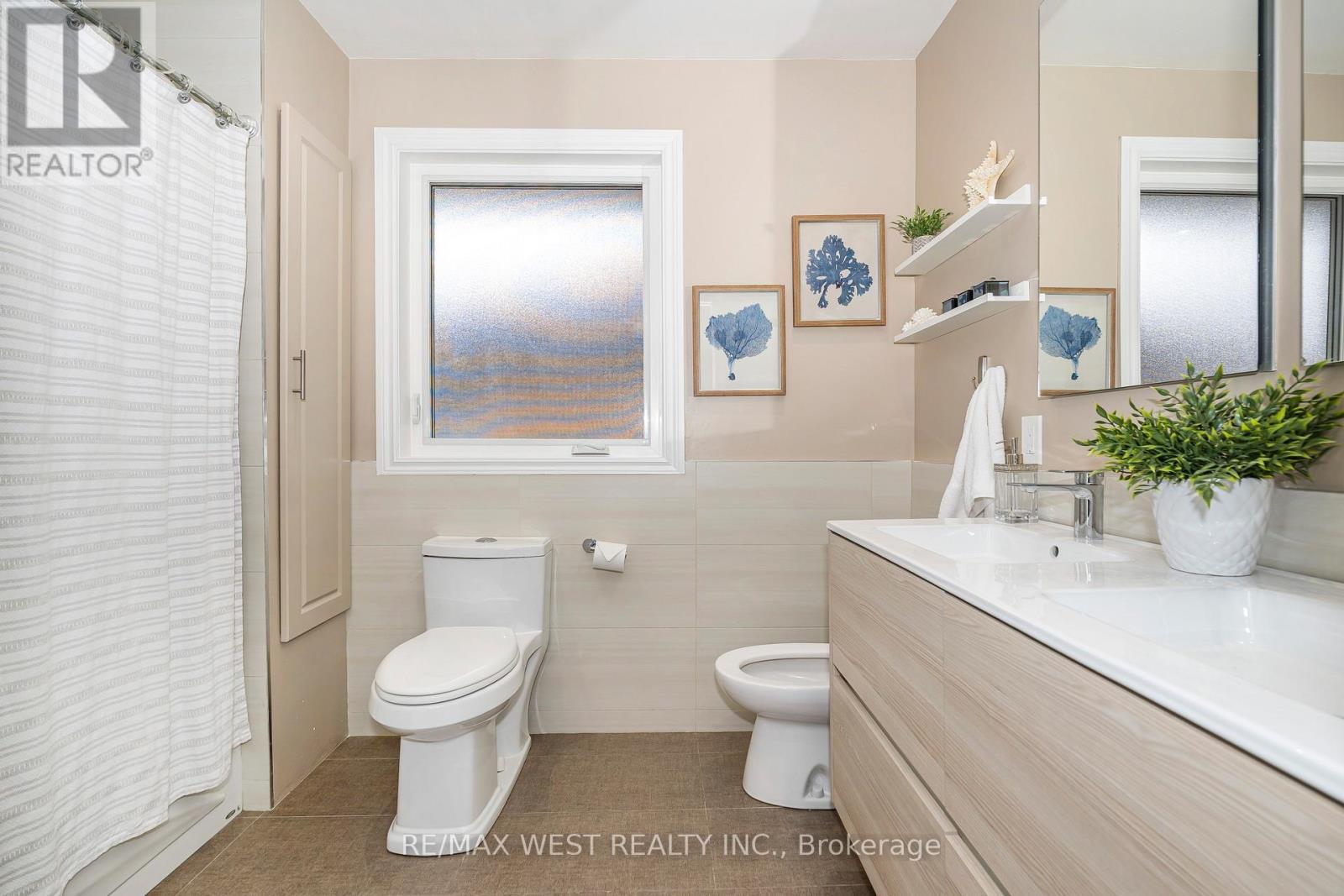 17 Forest Path Court, Toronto, Ontario  M9V 1L4 - Photo 23 - W12134578