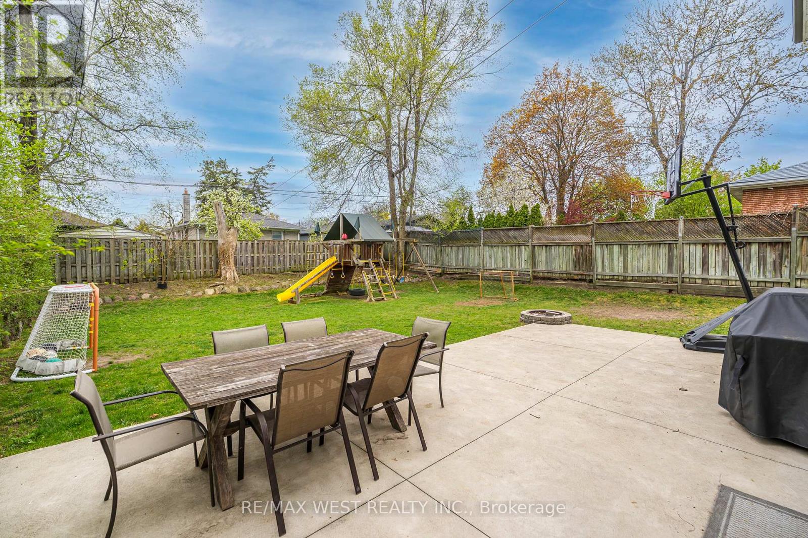 17 Forest Path Court, Toronto, Ontario  M9V 1L4 - Photo 32 - W12134578