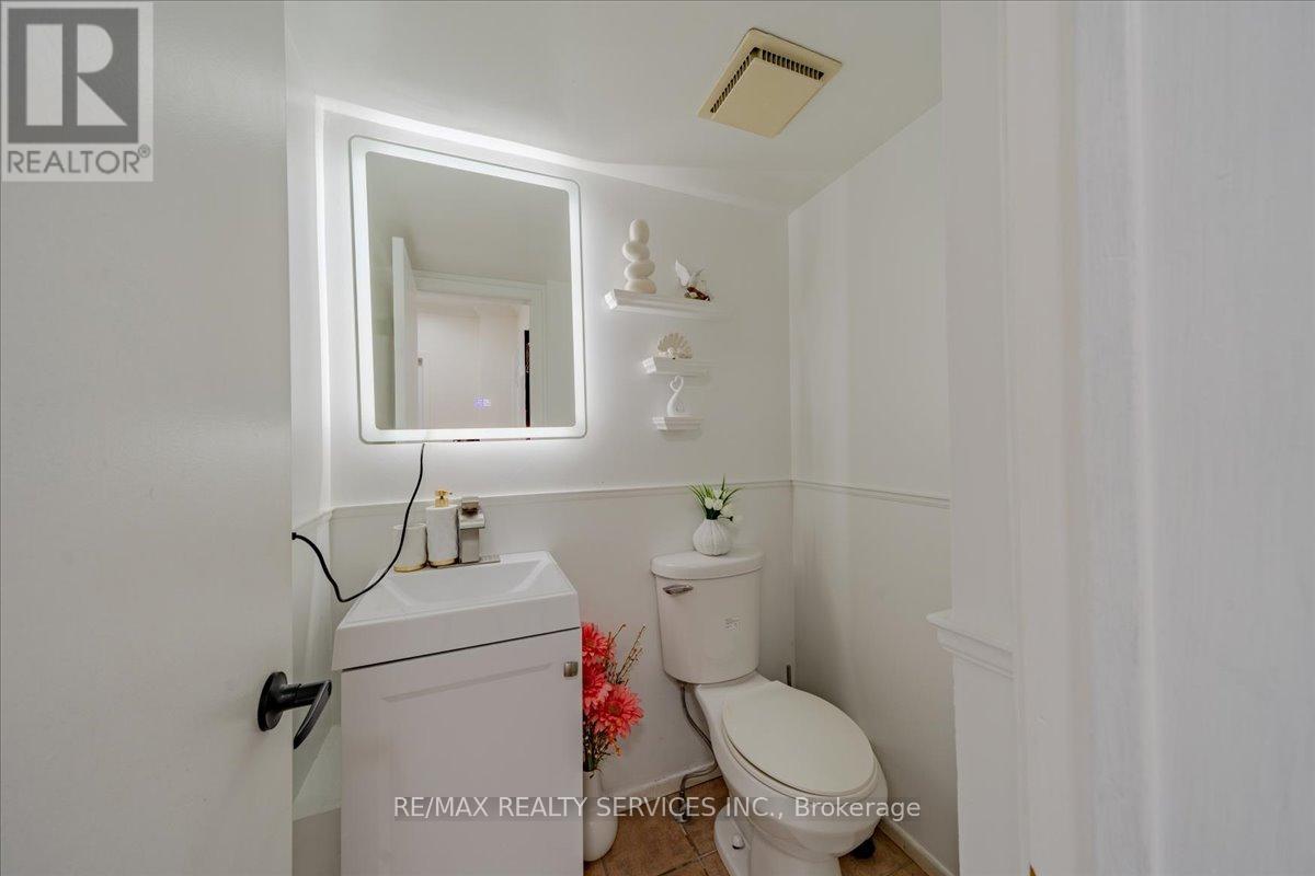 Property at 108 - 1133 RITSON ROAD N image 5
