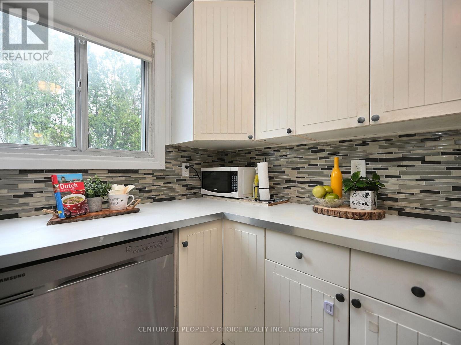 58 Crawford Drive, Brampton, Ontario  L6V 2C7 - Photo 19 - W12132096