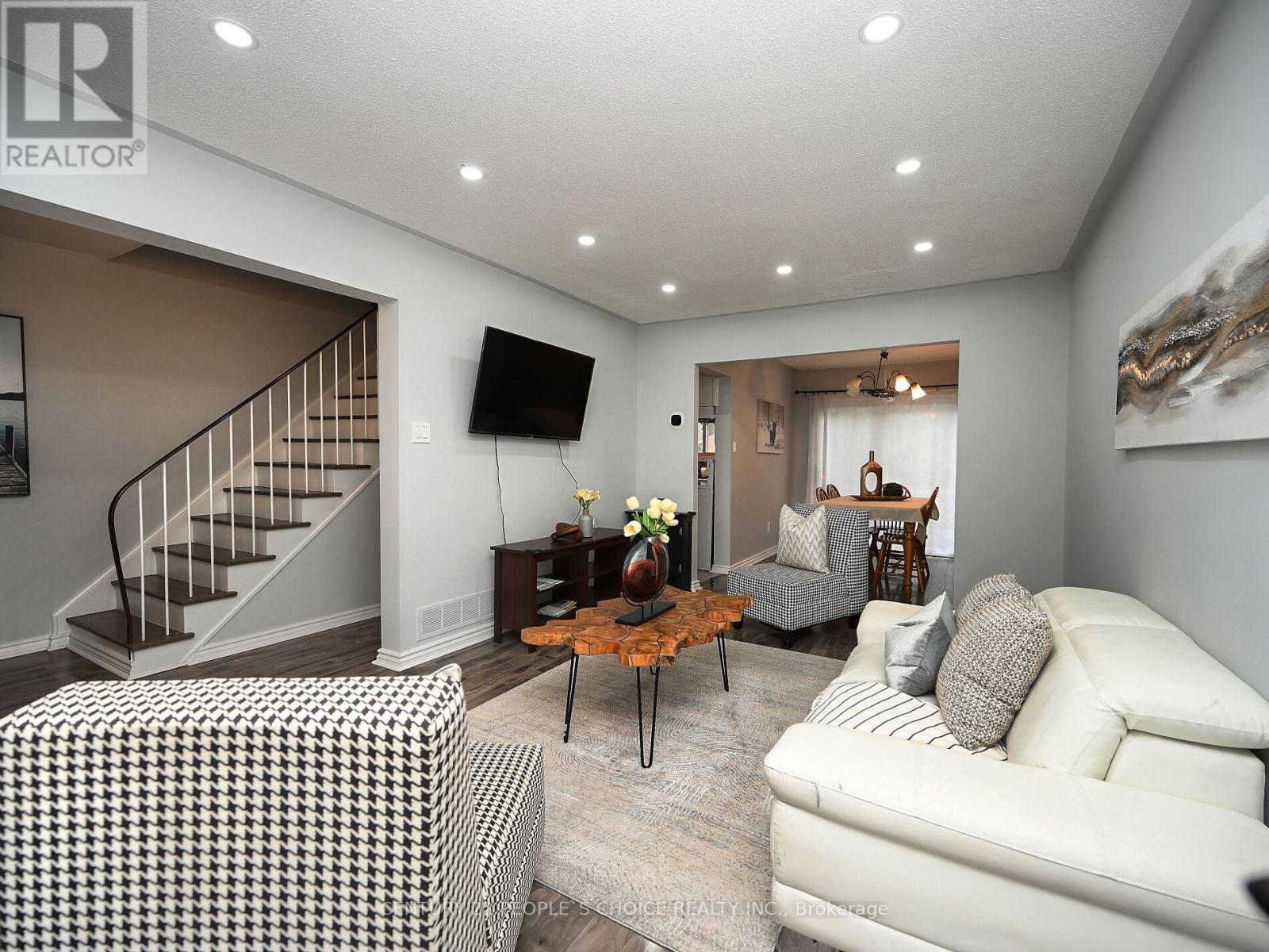 58 Crawford Drive, Brampton, Ontario  L6V 2C7 - Photo 11 - W12132096